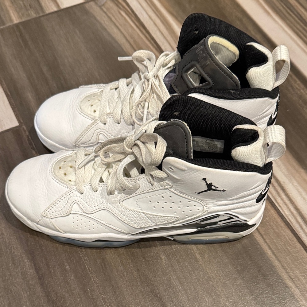 Nike Kids Shoes in White and Black
